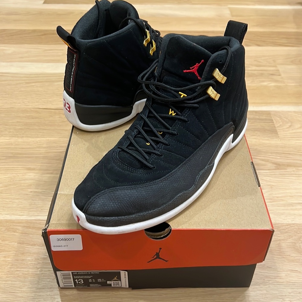 Air Jordan Reverse Taxi 12s - size 13